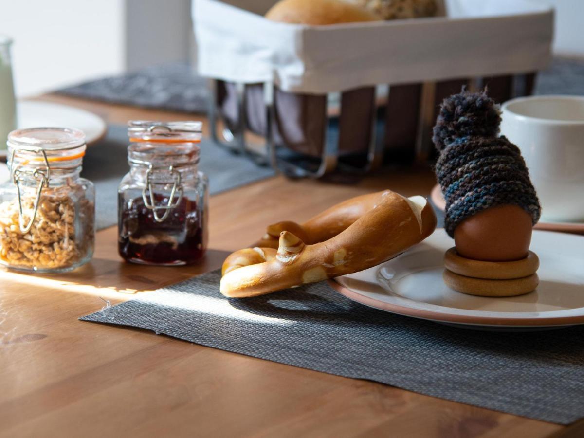 Gaestezimmer Am Hof 즈비팔텐 외부 사진
